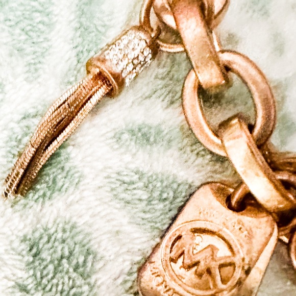 Micheal Kors charm bracelet. Beautiful rose gold MK charm bracelet - Picture 7 of 8